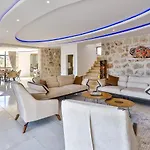 İslamlar 4 Bedroom Secluded With Private Pool Hot Tub *