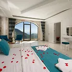 İslamlar 4 Bedroom Secluded With Private Pool Hot Tub Kalkan