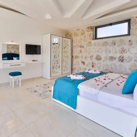 İslamlar 4 Bedroom Secluded With Private Pool Hot Tub Villa