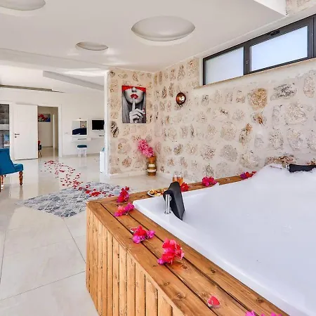 İslamlar 4 Bedroom Secluded With Private Pool Hot Tub *