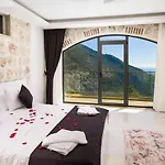 İslamlar 4 Bedroom Secluded With Private Pool Hot Tub