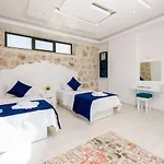 İslamlar 4 Bedroom Secluded With Private Pool Hot Tub كالكان