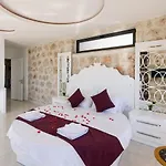 İslamlar 4 Bedroom Secluded With Private Pool Hot Tub كالكان