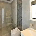 İslamlar 4 Bedroom Secluded With Private Pool Hot Tub فيلة *