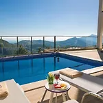 İslamlar 4 Bedroom Secluded With Private Pool Hot Tub كالكان