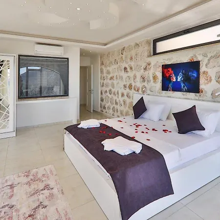 İslamlar 4 Bedroom Secluded With Private Pool Hot Tub
