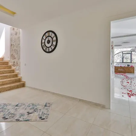 فيلة İslamlar 4 Bedroom Secluded With Private Pool Hot Tub كالكان