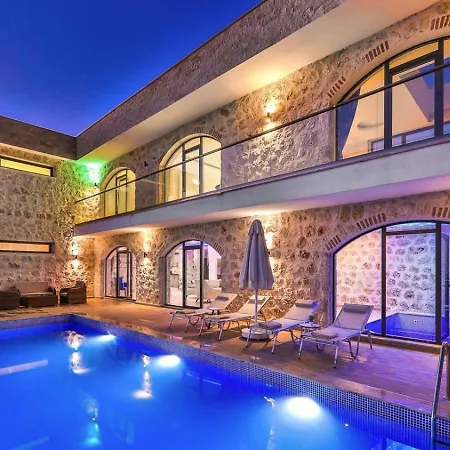 빌라 İslamlar 4 Bedroom Secluded With Private Pool Hot Tub *